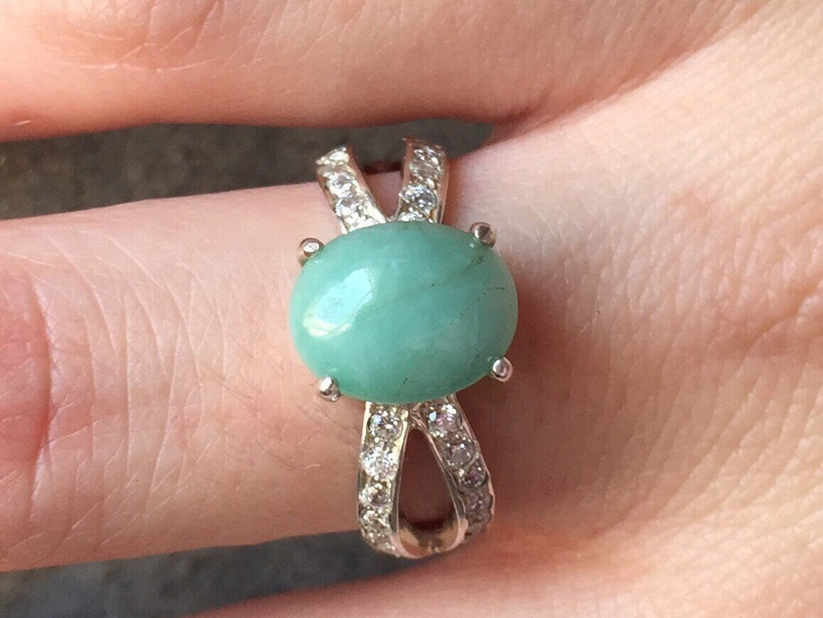 Elegant Natural Emerald Ring in 925 Sterling Silver, featuring a stunning oval emerald, perfect for May birthdays and special occasions.