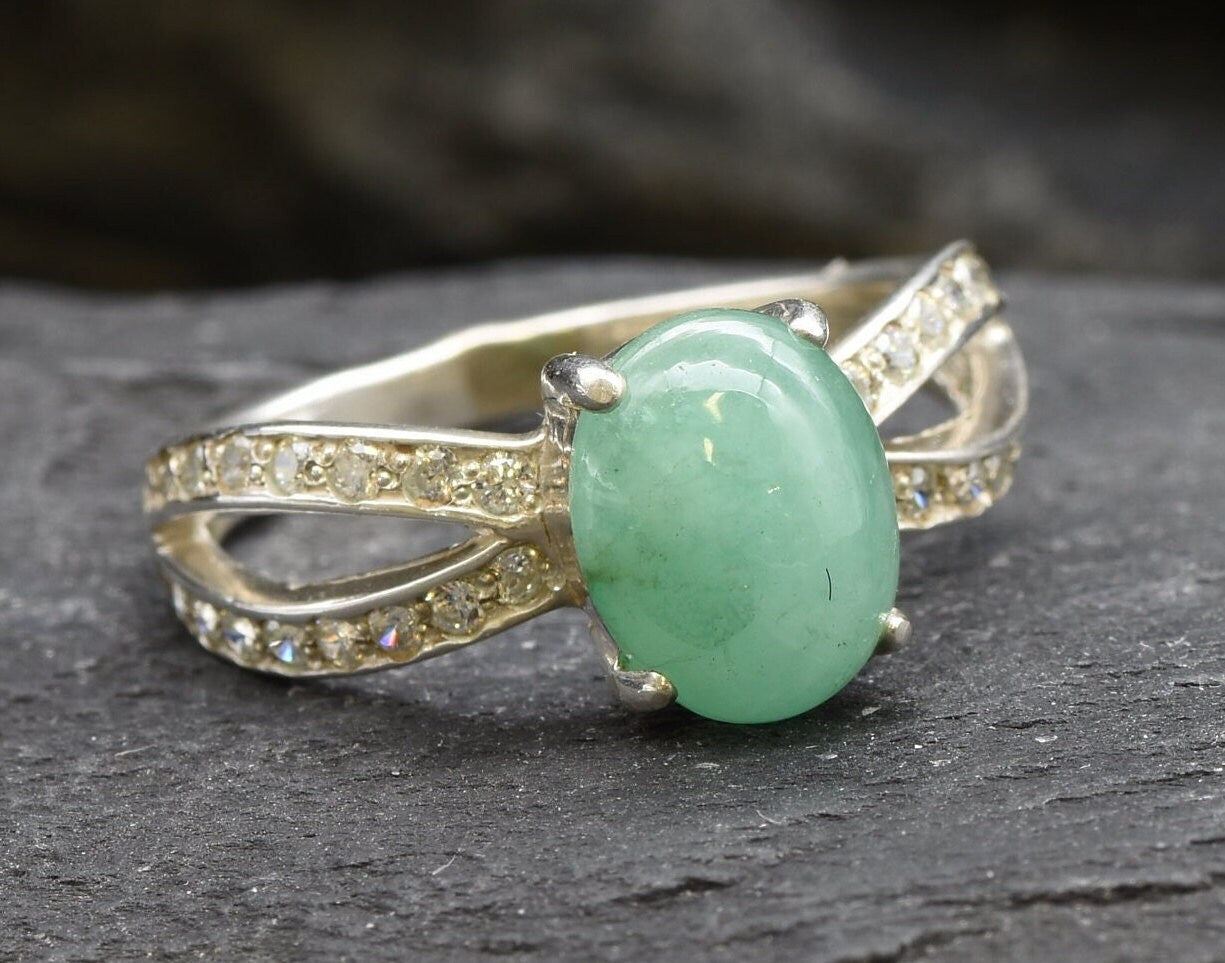 Natural Emerald Ring made in 925 Sterling Silver with Oval Natural Green Emerald in Solitaire with Accents setting, May Birthstone gift idea, symbolizes growth, harmony, and deep emotional healing, ideal for everyday wear and perfect for birthday gifting and special occasions.