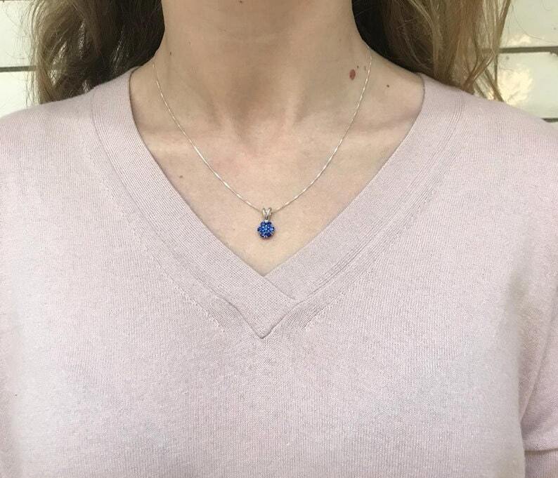 Red Flower Pendant, Natural Garnet Pendant, Dainty Pendant, January Birthstone, Daisy Pendant, Small Vintage Necklace, 925 Silver Pendant