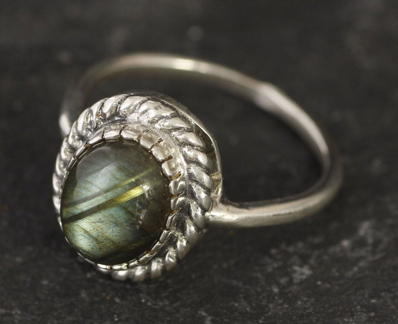 Labradorite Ring, Natural Labradorite, Solitaire Ring, Vintage Ring, Rainbow Ring, Green Gemstone Ring, Protection Ring, 925 Sterling Silver