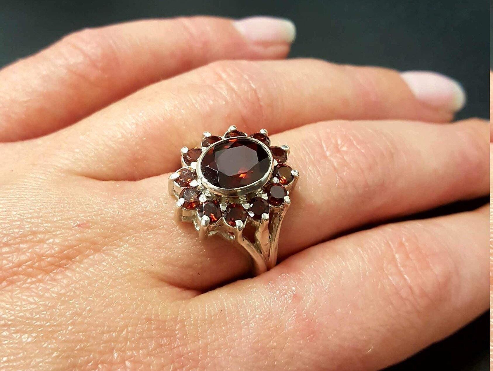 Red Flower Ring, Garnet Ring, Red Vintage Ring, January Ring, Statement Ring, January Birthstone, Red Ring, Silver Ring, Natural Garnet