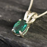 Dainty Emerald Pendant - Classic Green Necklace - Vintage Oval Necklace