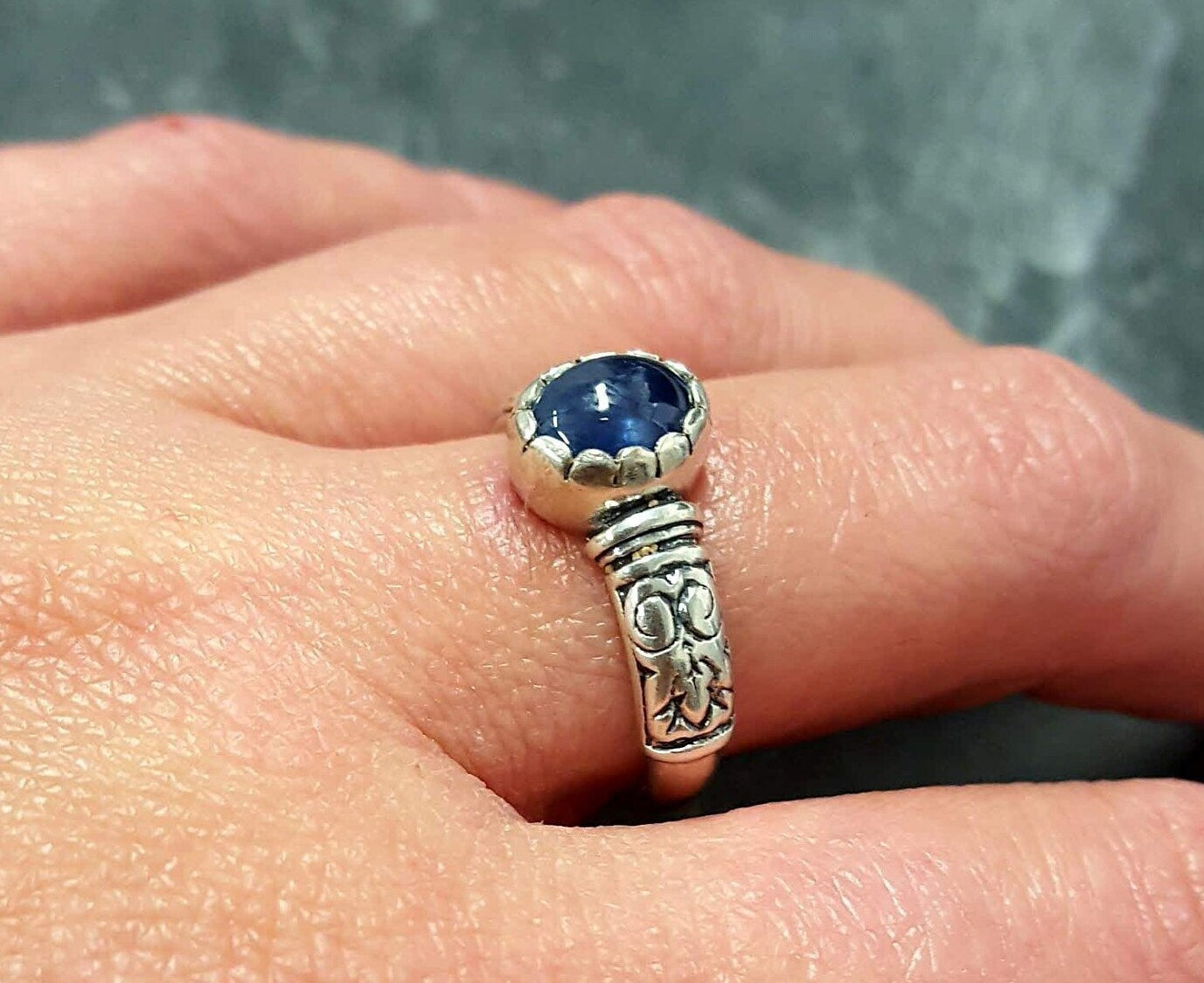 Elegant 925 Sterling Silver Ring featuring a stunning Oval Natural Blue Sapphire, perfect for birthdays and special occasions.