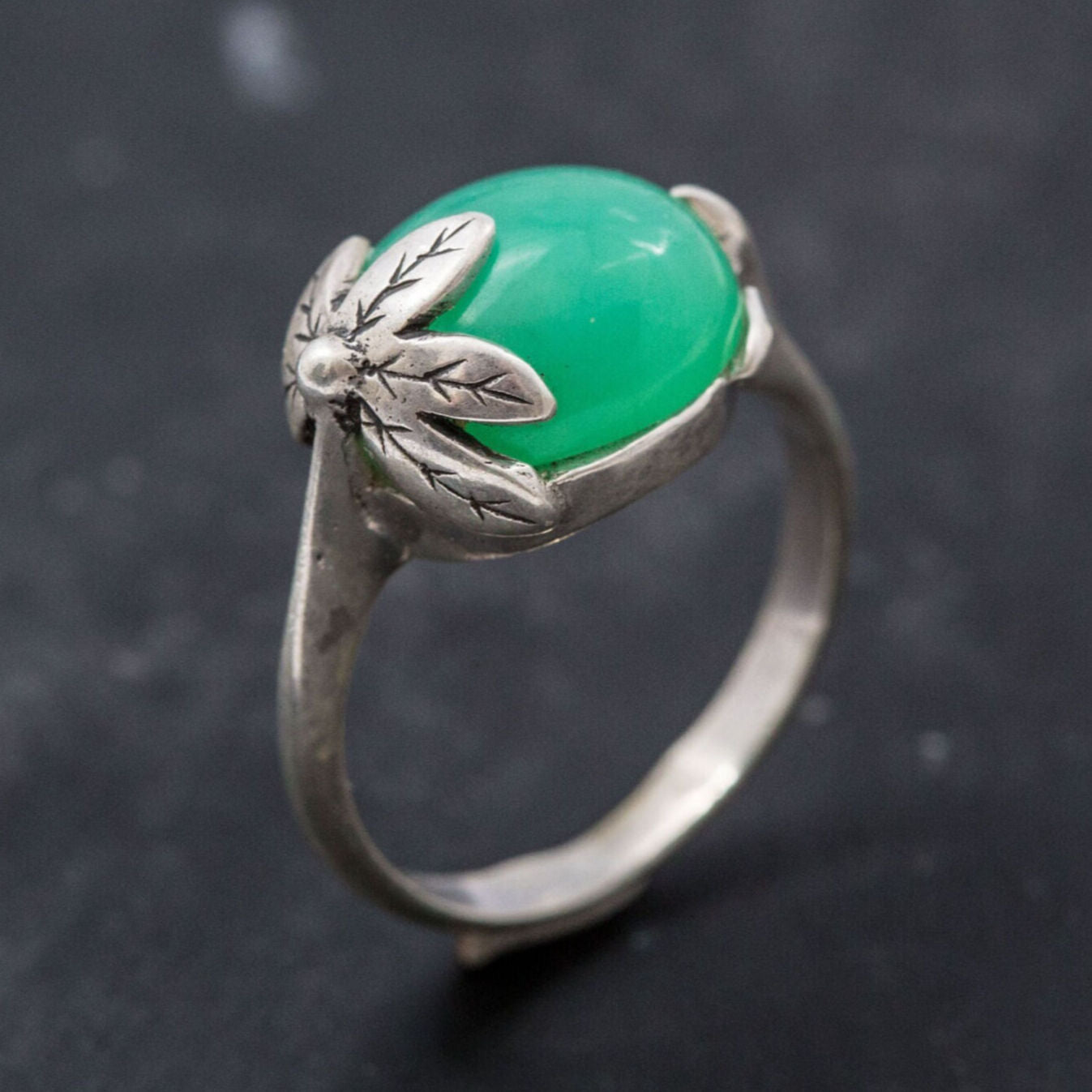 Chrysoprase Ring, Natural Chrysoprase, Leaf Ring, May Birthstone, Vintage Ring, Solid Silver Ring, Statement Ring, May Ring, 