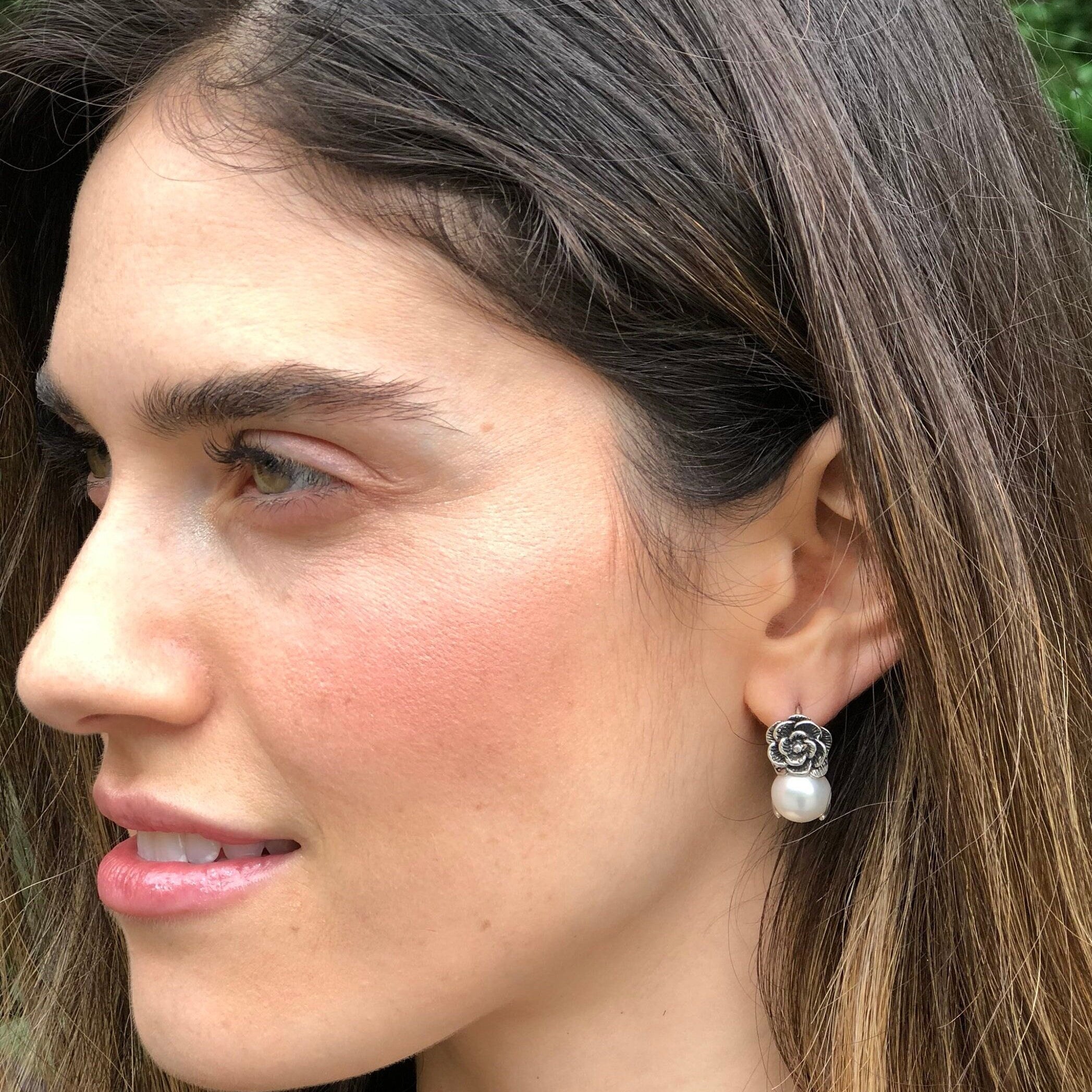 Pearl Earrings, Flower Earrings, Natural Pearls, White Pearl Earrings, June Birthstone, Vintage Earrings, Bridal Pearl Earrings, Pearl