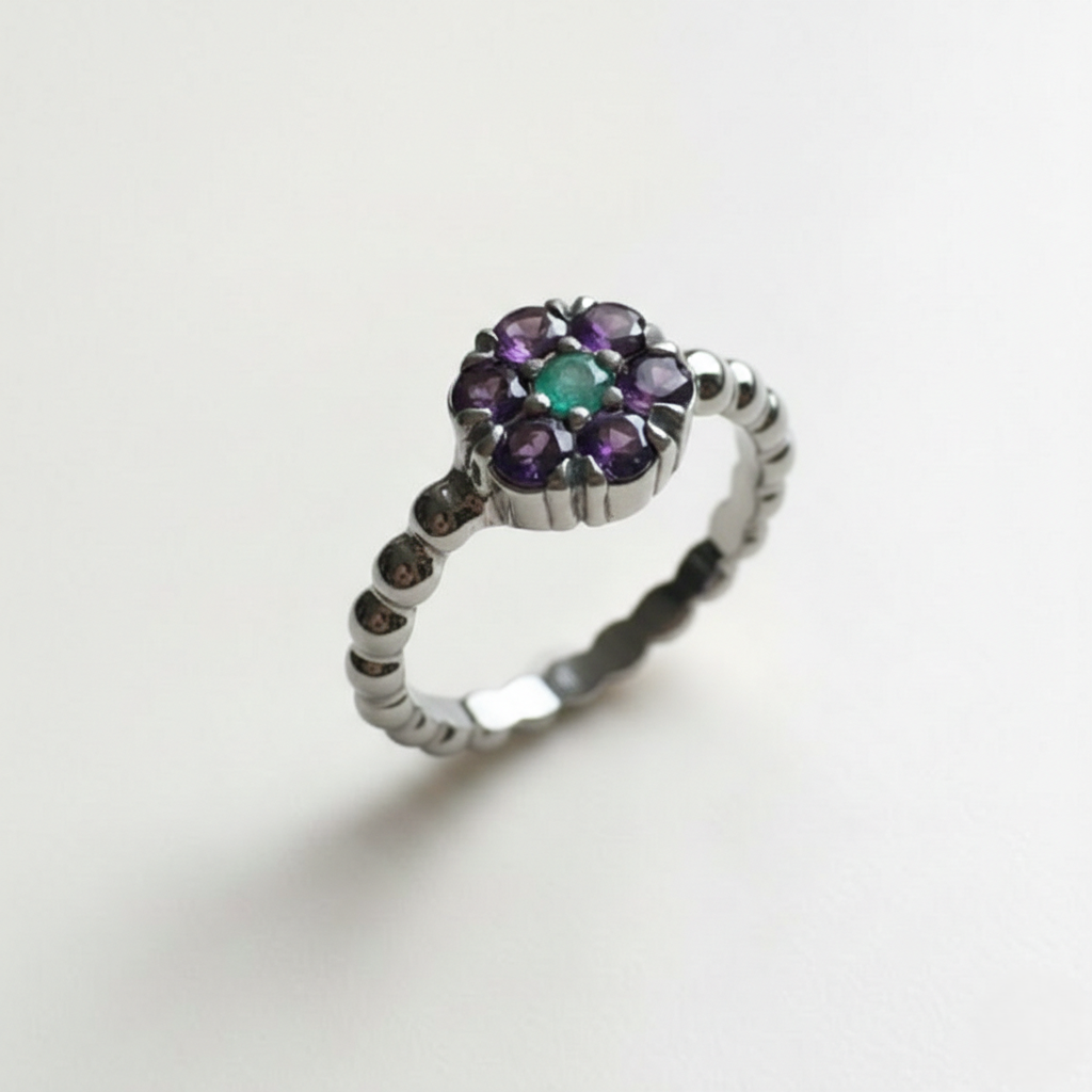 Amethyst Flower Ring - Purple Daisy Ring - Emerald Dainty Ring