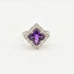 Elegant Natural Amethyst Ring in 925 Silver, showcasing a round amethyst in a stunning halo design, perfect for gifting.