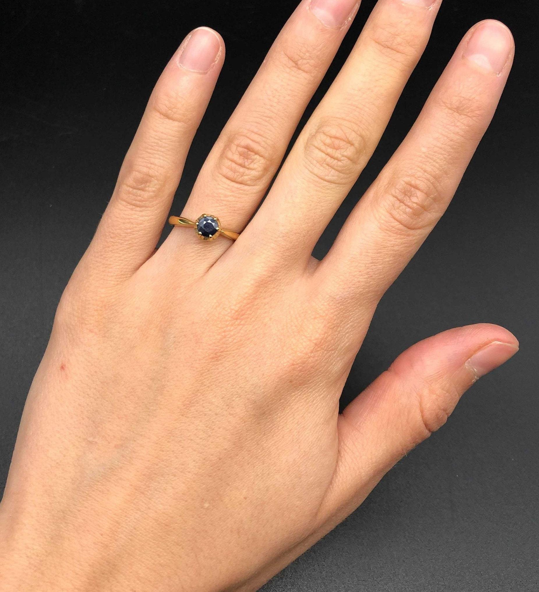 Elegant 18k Gold Vermeil Natural Sapphire Ring, featuring a stunning Round Blue Sapphire, perfect for everyday style and special gifts.