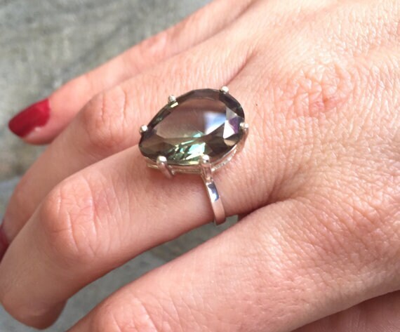 Teardrop Moonstone, Moonstone Ring, Rainbow Moonstone, June Birthstone Ring, Natural Moonstone, Vintage Rings, Sterling Silver Ring, Flash