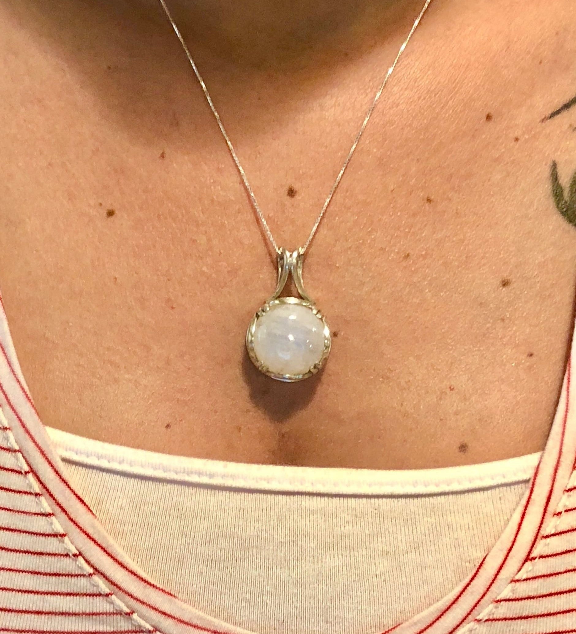 Round Moonstone Pendant, Rainbow Moonstone, Large Moonstone, June Birthstones, June Pendant, Vintage Pendants, Moonstone, Silver Pendant