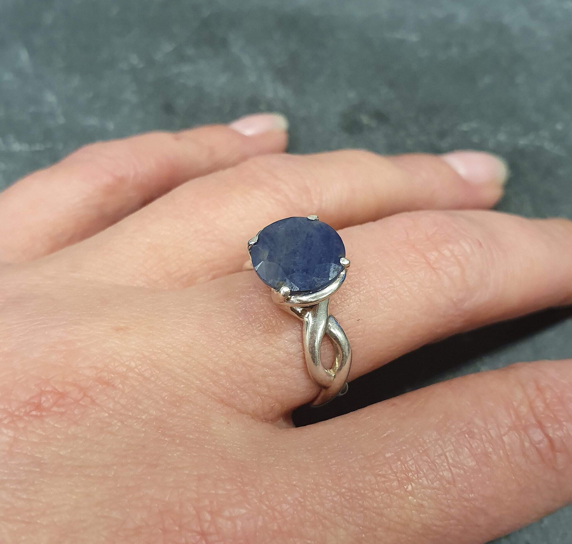 Elegant 925 Sterling Silver ring featuring a Round Natural Blue Sapphire, perfect for birthdays and special occasions.