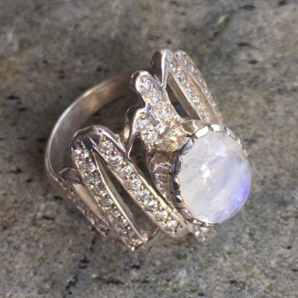 Moonstone Ring, Moonstone Rainbow, Retro Ring, June Birthstone, Rainbow Moonstone, June Ring, Solid Silver Ring, Pure Silver, Healing Stones