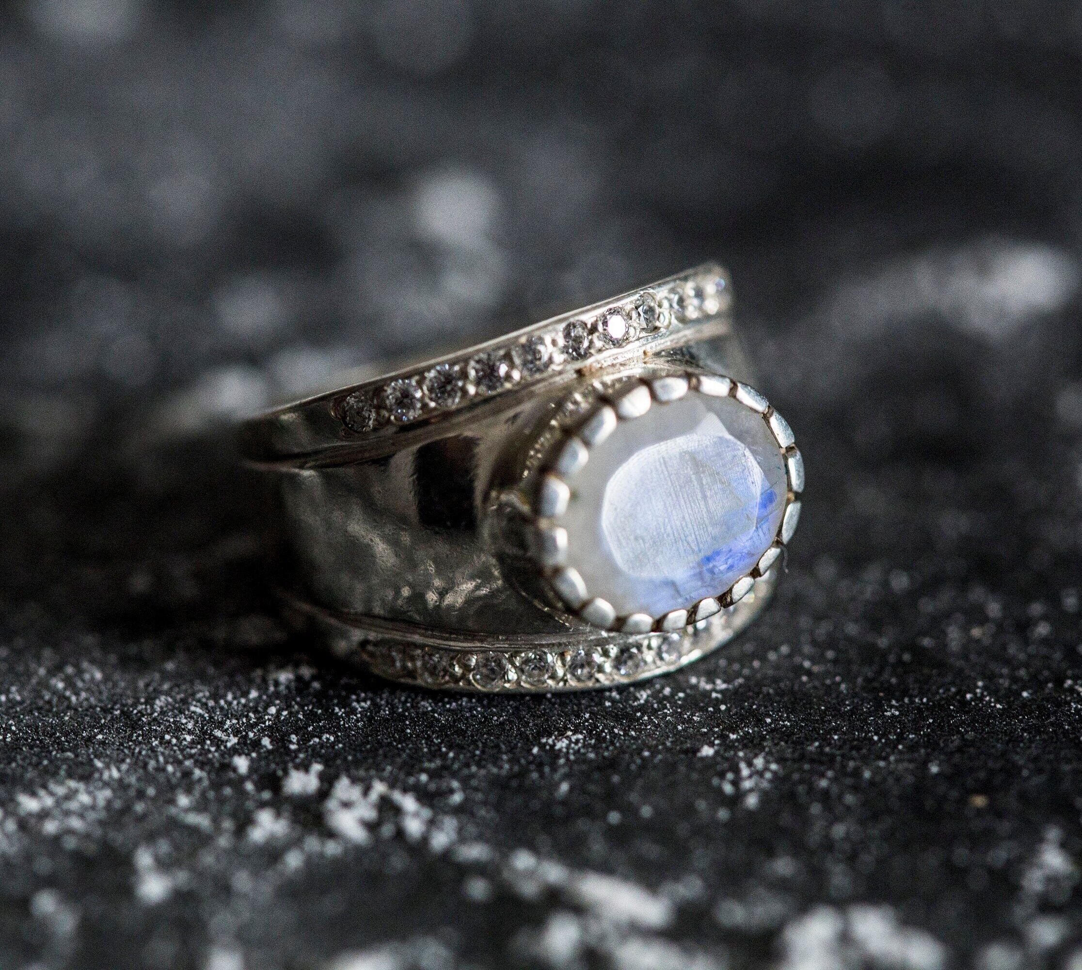 Moonstone Ring, Rainbow Moonstone, Vintage Rings, June Birthstone, Antique Ring, Natural Moonstone, Silver Ring, June Ring, Solid Silver