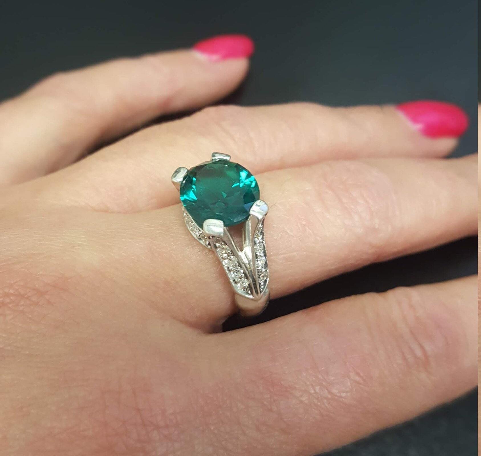Oval Created Green Emerald in Pavé setting, crafted in 925 Sterling Silver, ideal for May birthdays and everyday elegance.