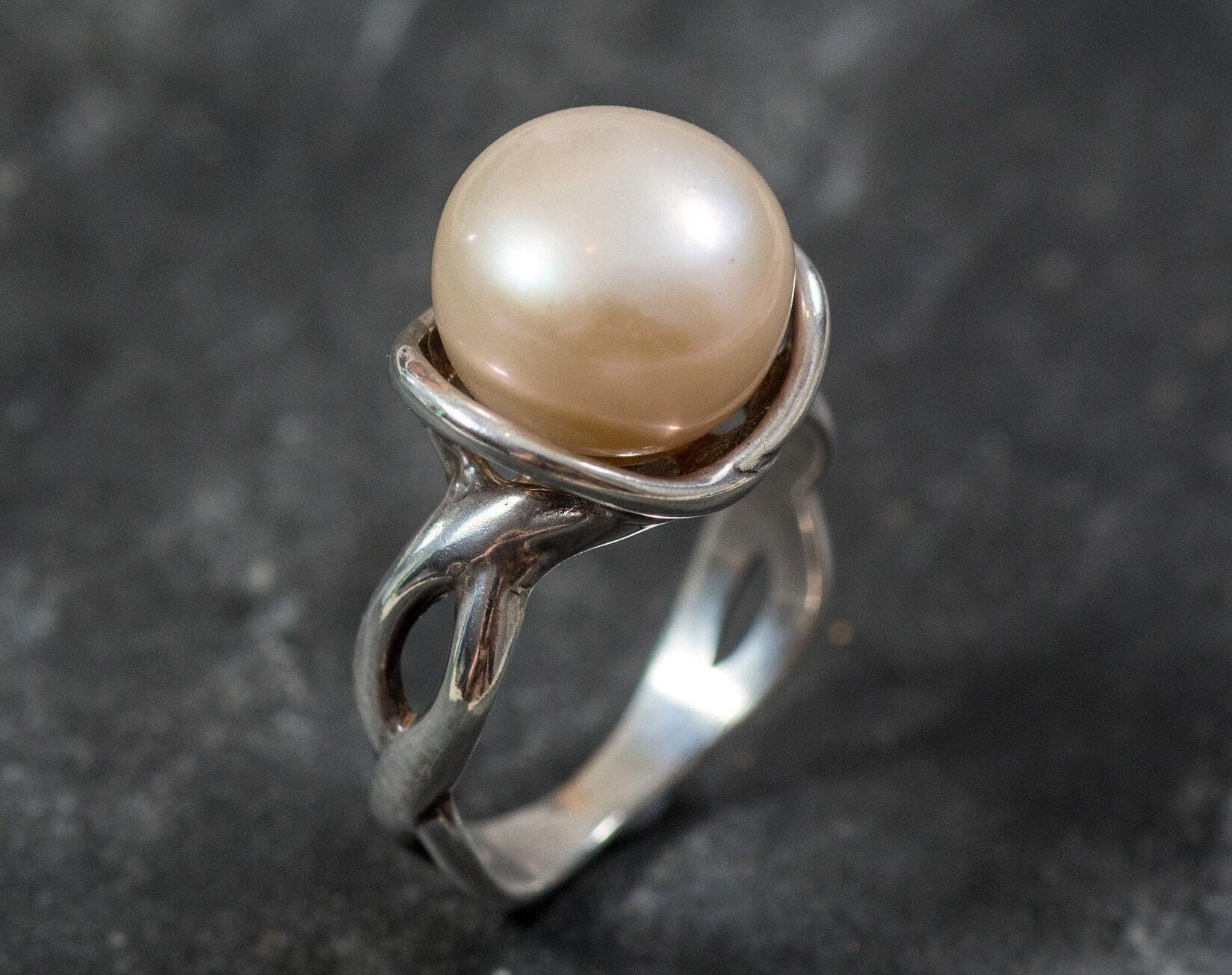 Pearl Ring, Beige Pearl, Natural Pearl Ring, June Birthstone, Vintage Pearl Ring, Vintage Style, June Ring, Solid Silver Ring, Pearl