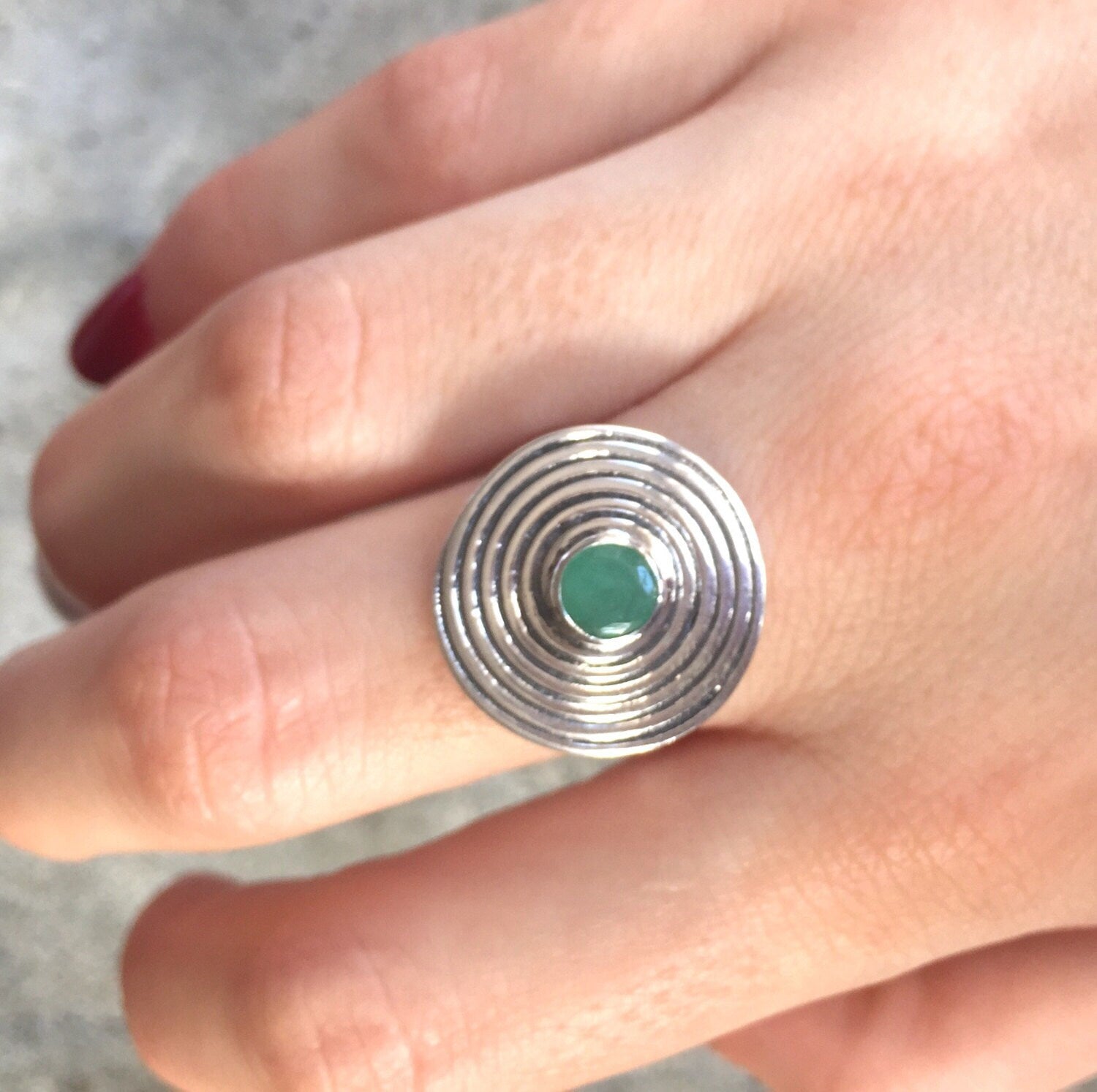 Natural Emerald Ring in 925 Sterling Silver, ideal May Birthstone gift for growth, harmony, and emotional healing. Perfect for any occasion.