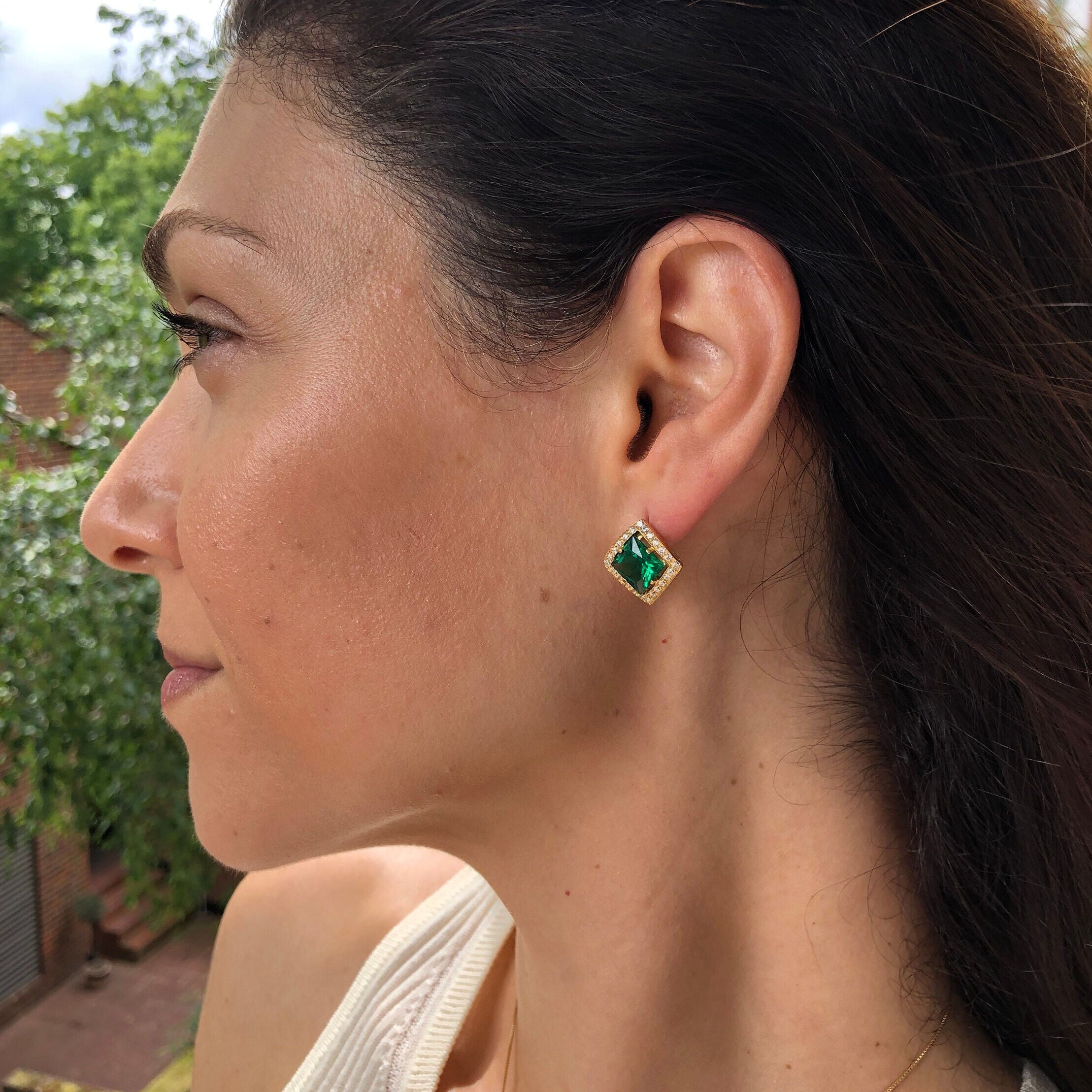 Elegant Green Emerald Earrings in 18k Gold Vermeil, ideal for May birthdays and everyday wear. Perfect gift idea!