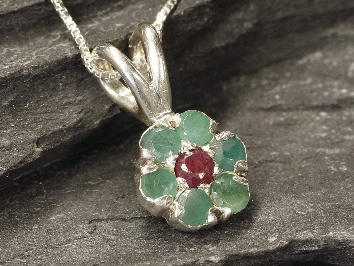 Emerald Flower Pendant, Natural Emerald, Daisy Pendant, May Birthstone, July Necklace, Green Flower Pendant, Dainty Necklace, Silver Pendant