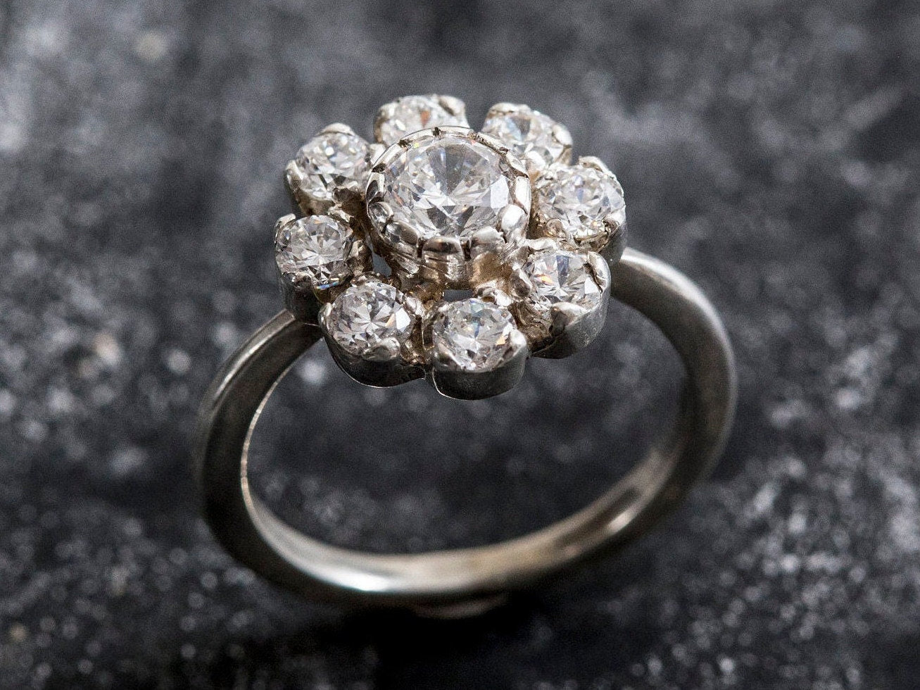 Sparkly Flower Diamond Ring in Vintage Style
