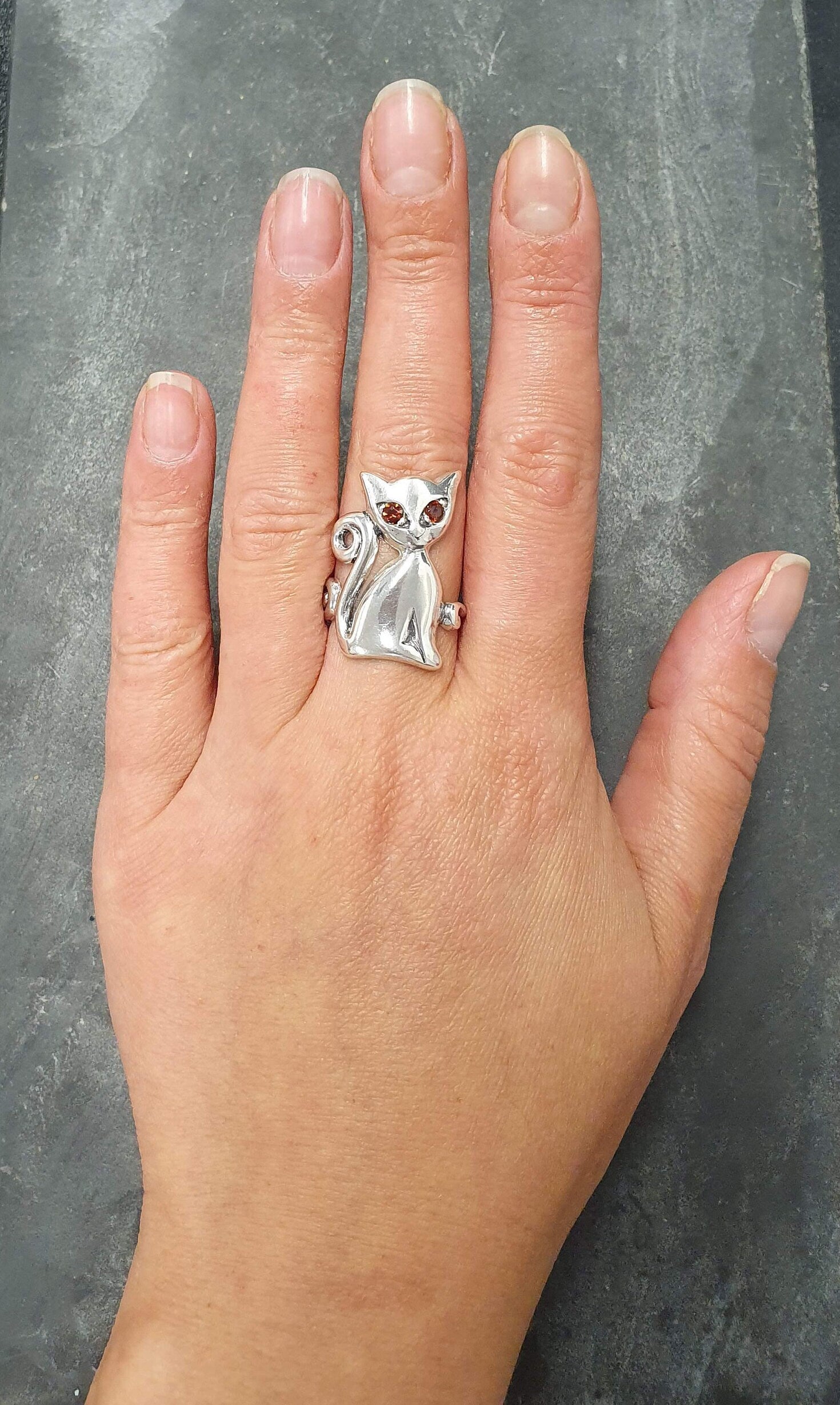 Silver Cat Ring, Natural Garnet, Animal Ring, Vintage Ring, Statement Ring, Long Ring, Kitten Ring, Elegant Cat Ring, Solid Silver Ring