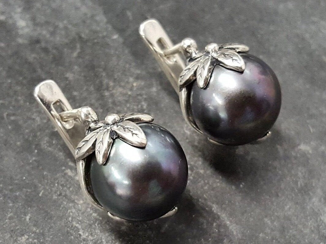 Black Pearl Earrings, Pearl Earrings, Natural Pearl, June Earrings, Silver Leaf Earrings, Round Pearl Earrings, Flower Earrings, Black Pearl