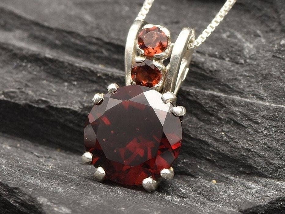 Garnet Necklace, Natural Garnet, Round Red Pendant, Red Diamond Pendant, January Birthstone, Vintage Pendant, Gemstone Necklace, 925 Silver