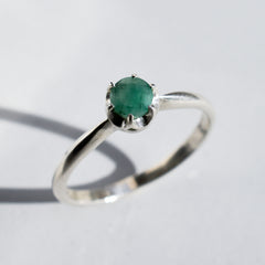 Natural Emerald Ring made in 925 Sterling Silver with Round Natural Green Emerald in Solitaire setting, May Birthstone gift idea, symbolizes growth, harmony, and deep emotional healing, ideal for everyday wear and perfect for birthday gifting and special occasions.