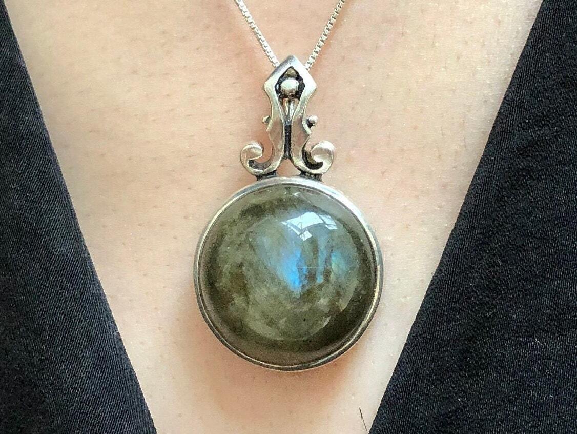 Antique Pendant, Labradorite Pendant, Statement Pendant, Vintage Pendant, Green Pendant, Unique Stone, Gemstone Pendant, 925 Silver Pendant