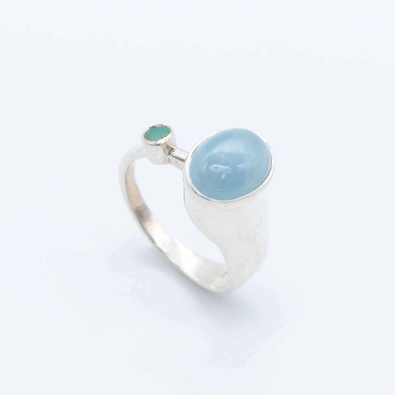 Natural Aquamarine Ring in 925 Sterling Silver with a sleek bezel setting, ideal for anyone born in March and special moments.