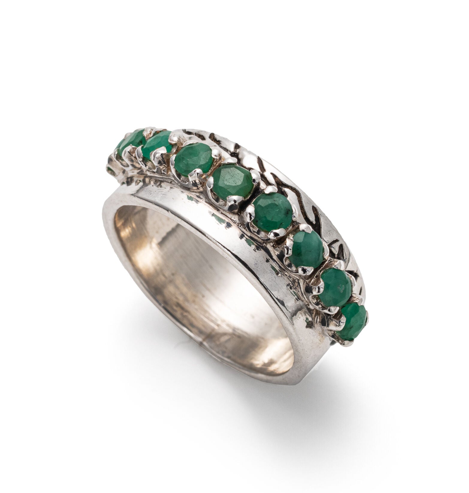 Natural Emerald Ring made in 925 Sterling Silver with Round Natural Green Emerald in Prong setting, May Birthstone gift idea, symbolizes growth, harmony, and deep emotional healing, ideal for everyday wear and perfect for birthday gifting and special occasions.