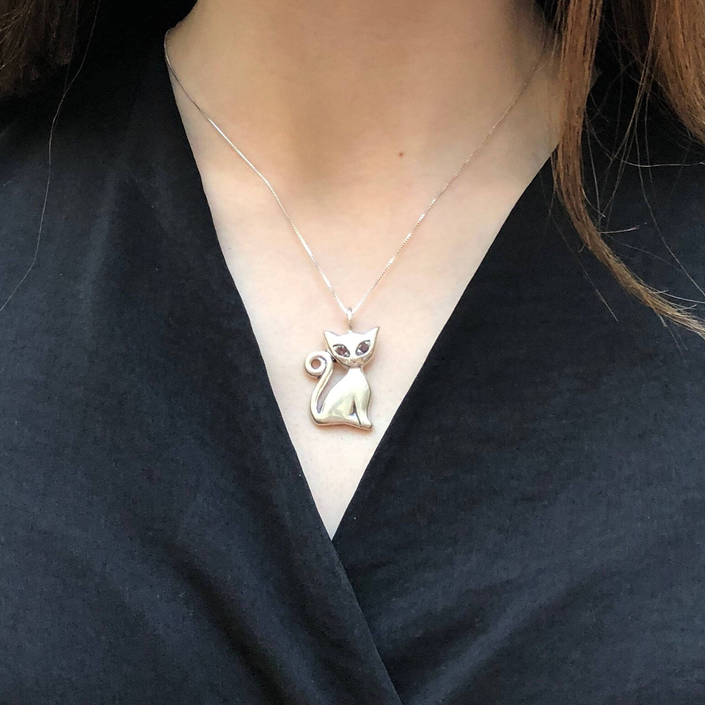 Dazzling 925 Sterling Silver Pendant featuring a Round Natural Emerald, a perfect gift for May birthdays and special moments.