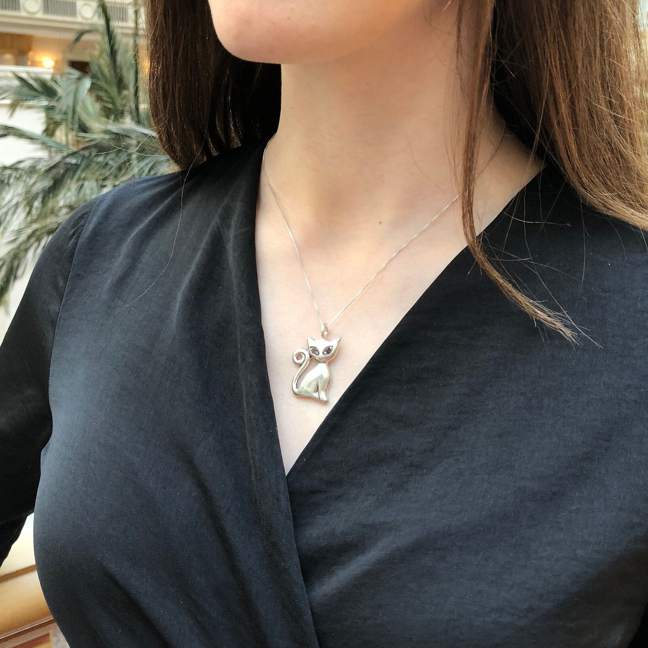 Beautiful 925 Sterling Silver Pendant with a Natural Emerald, perfect for everyday wear and thoughtful May birthday gifts.