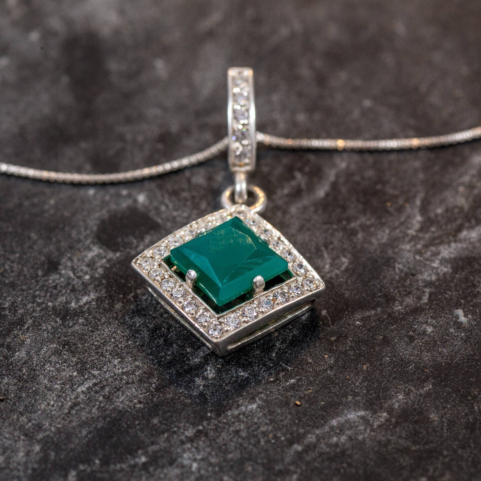 Chic Created Emerald Pendant in 925 Sterling Silver, featuring a Halo design—an ideal gift for May birthdays and elegant wear.