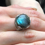 Labradorite Ring, Natural Labradorite, Silver Leaf Ring, Black Round Ring, Statement Ring, Dark Floral Ring, Leaf Ring, Solid Silver Ring