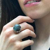 Labradorite Ring, Natural Labradorite, Silver Leaf Ring, Black Round Ring, Statement Ring, Dark Floral Ring, Leaf Ring, Solid Silver Ring