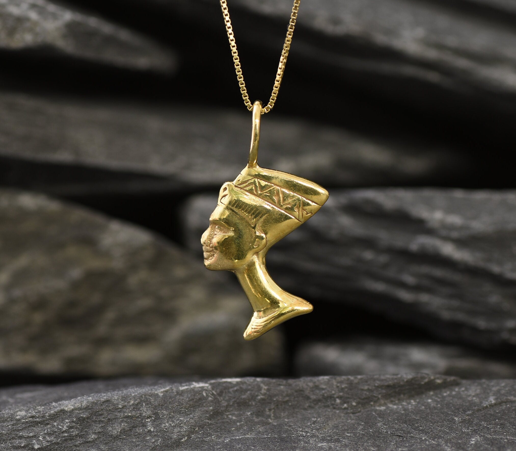 Gold Nefertiti Pendant, Egyptian Pendant, Antient Necklace, Gold Plated Pendant, Pharaoh Pendant, Egyptian Queen Necklace, Vermeil Pendant