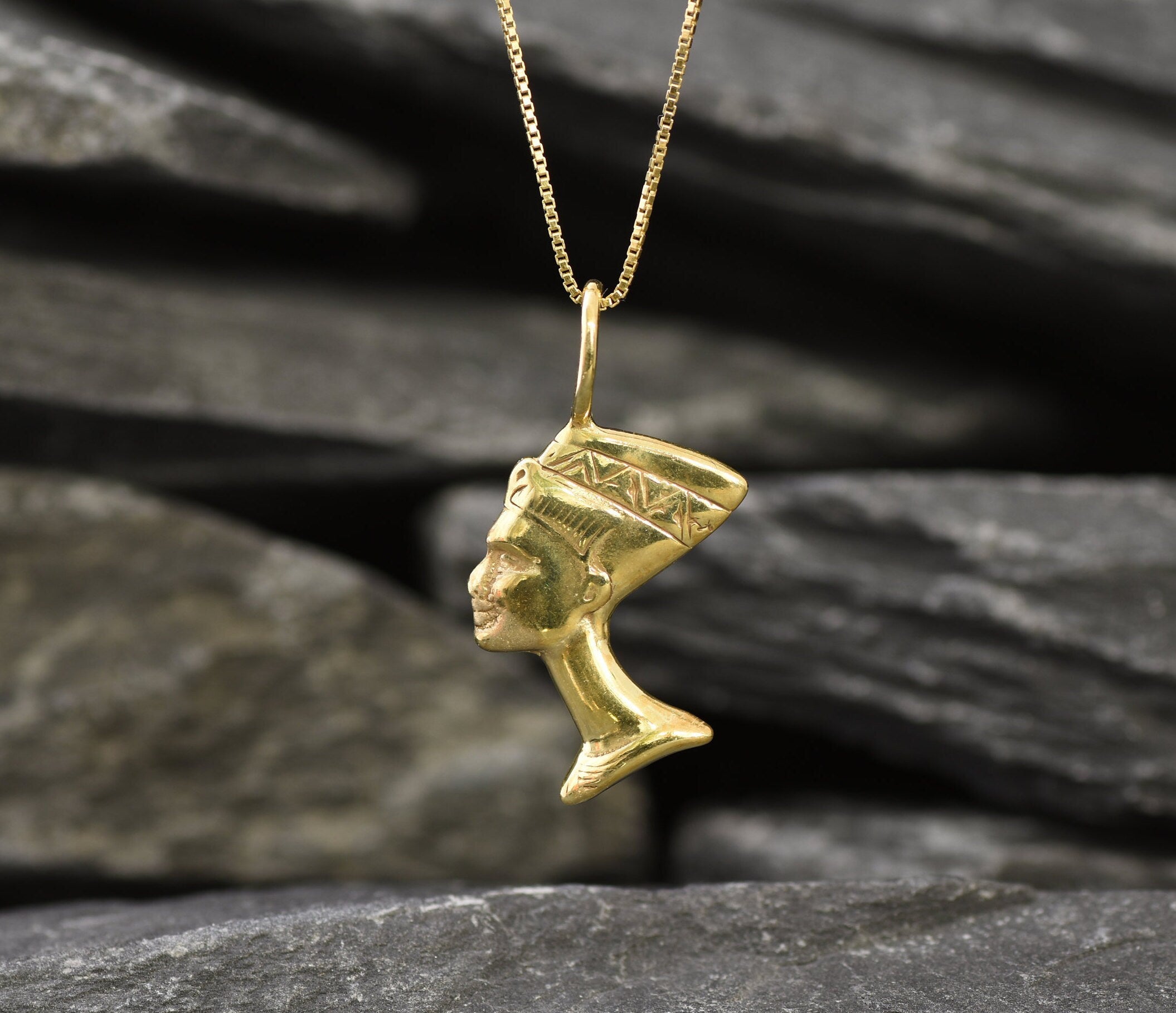 Gold Nefertiti Pendant, Egyptian Pendant, Antient Necklace, Gold Plated Pendant, Pharaoh Pendant, Egyptian Queen Necklace, Vermeil Pendant