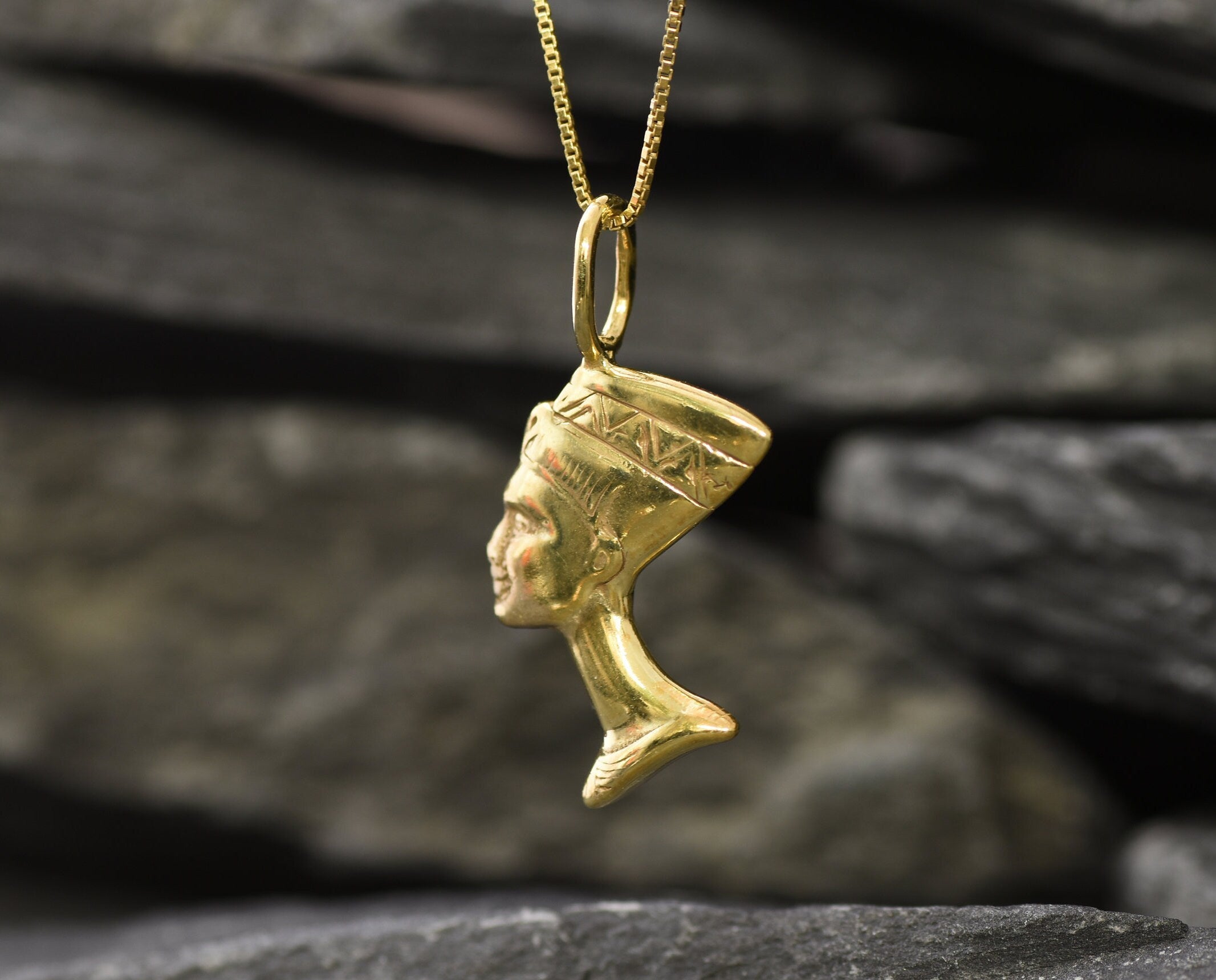 Gold Nefertiti Pendant, Egyptian Pendant, Antient Necklace, Gold Plated Pendant, Pharaoh Pendant, Egyptian Queen Necklace, Vermeil Pendant