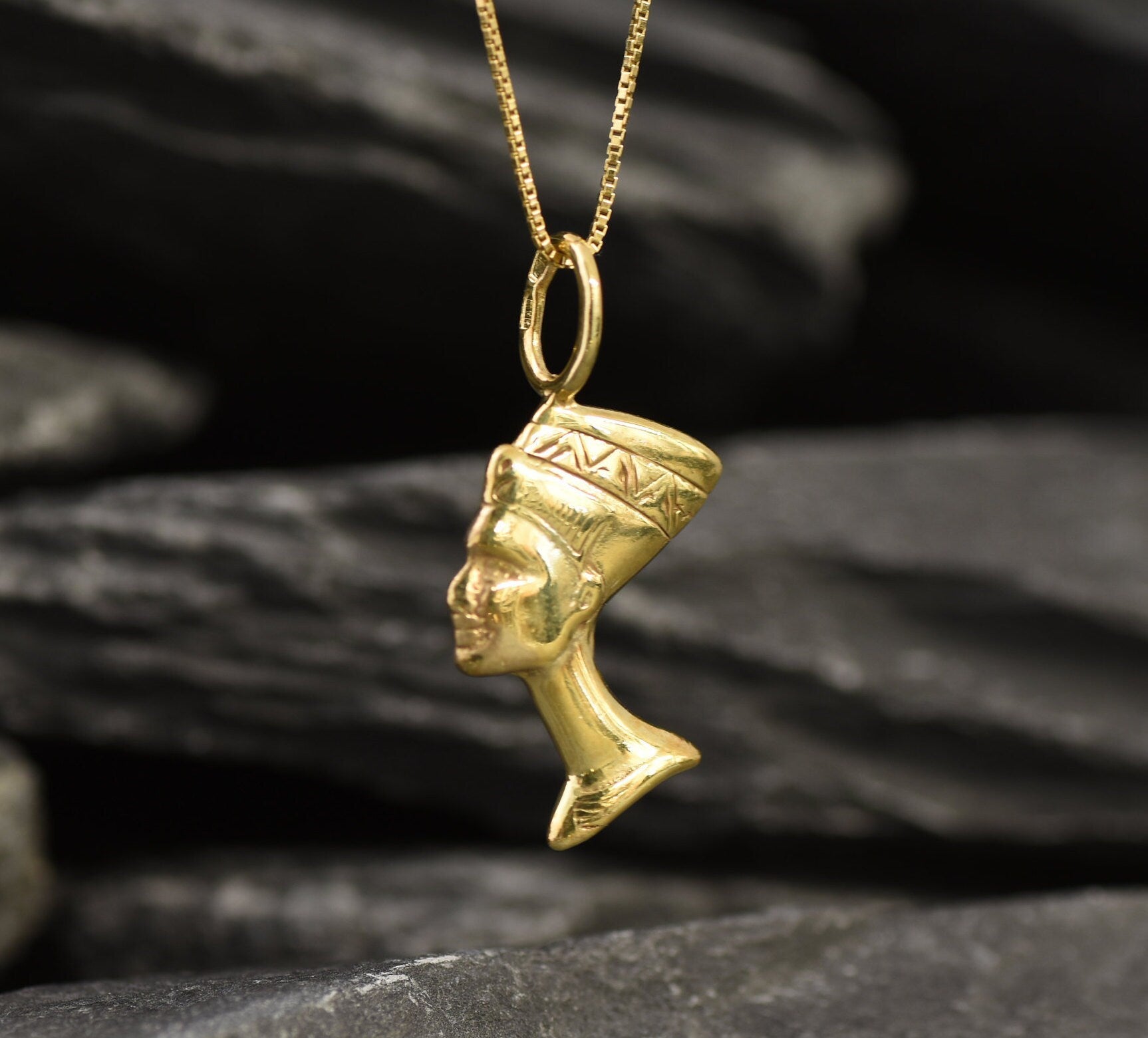 Gold Nefertiti Pendant, Egyptian Pendant, Antient Necklace, Gold Plated Pendant, Pharaoh Pendant, Egyptian Queen Necklace, Vermeil Pendant