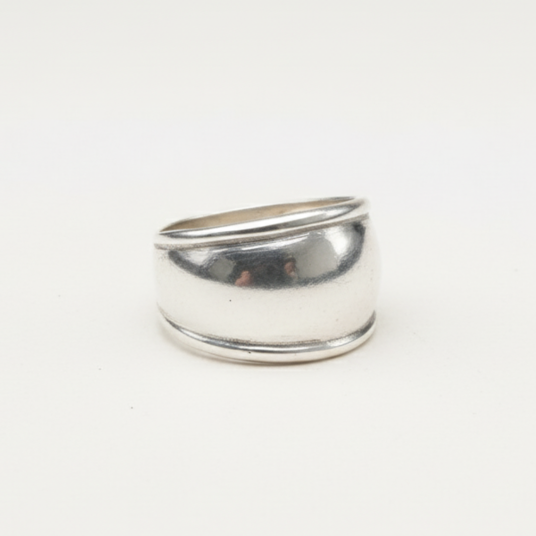 Silver Dome Band - Robust Thick Ring in 925 Sterling Silver. A timeless accessory for daily outfits and special moments.