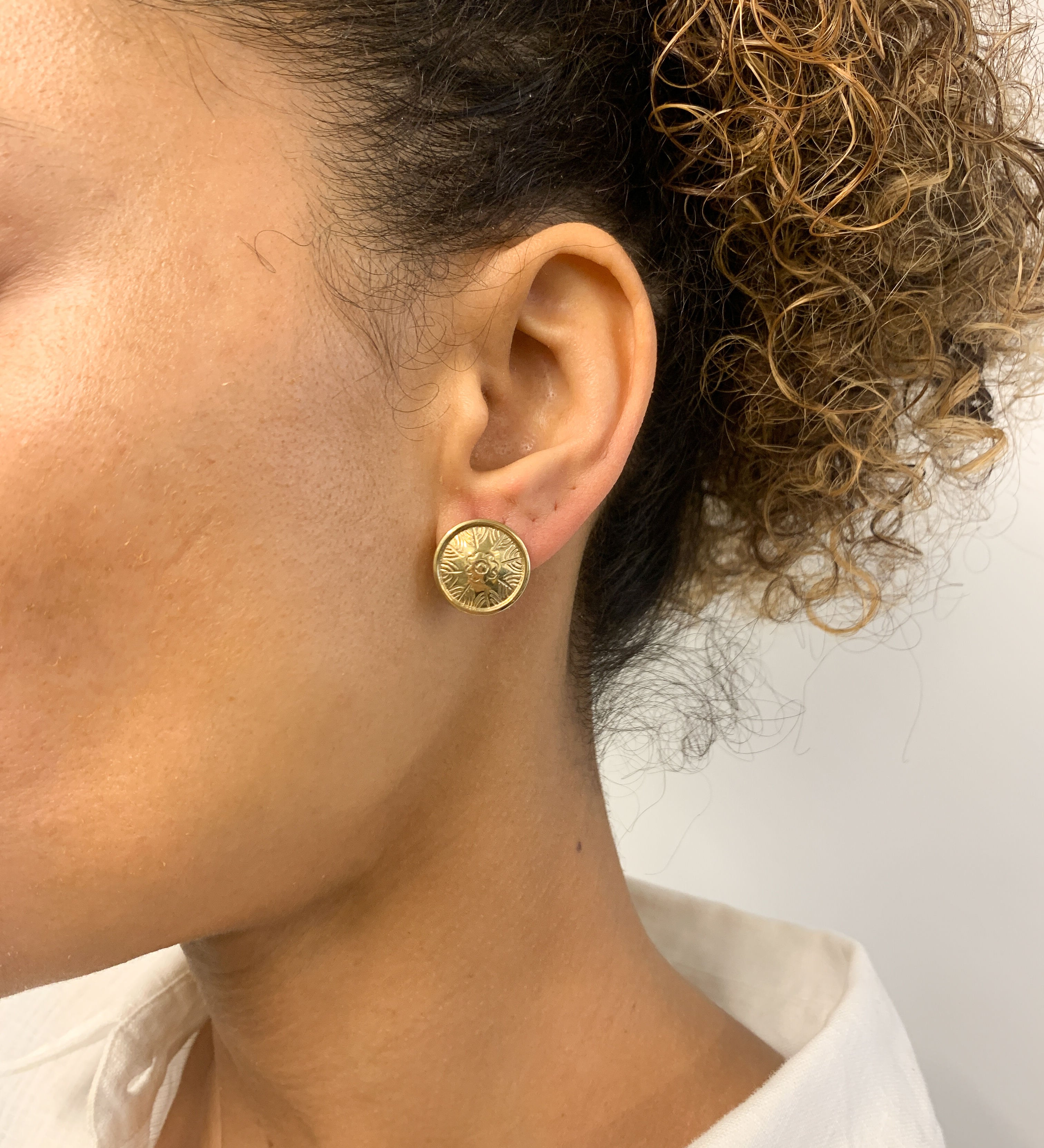 Gold Button Earrings, Round Studs, Flower Earrings, Stud Earrings, Gold Plated Earrings, Button Earrings, Disc Earrings, Vermeil Earrings