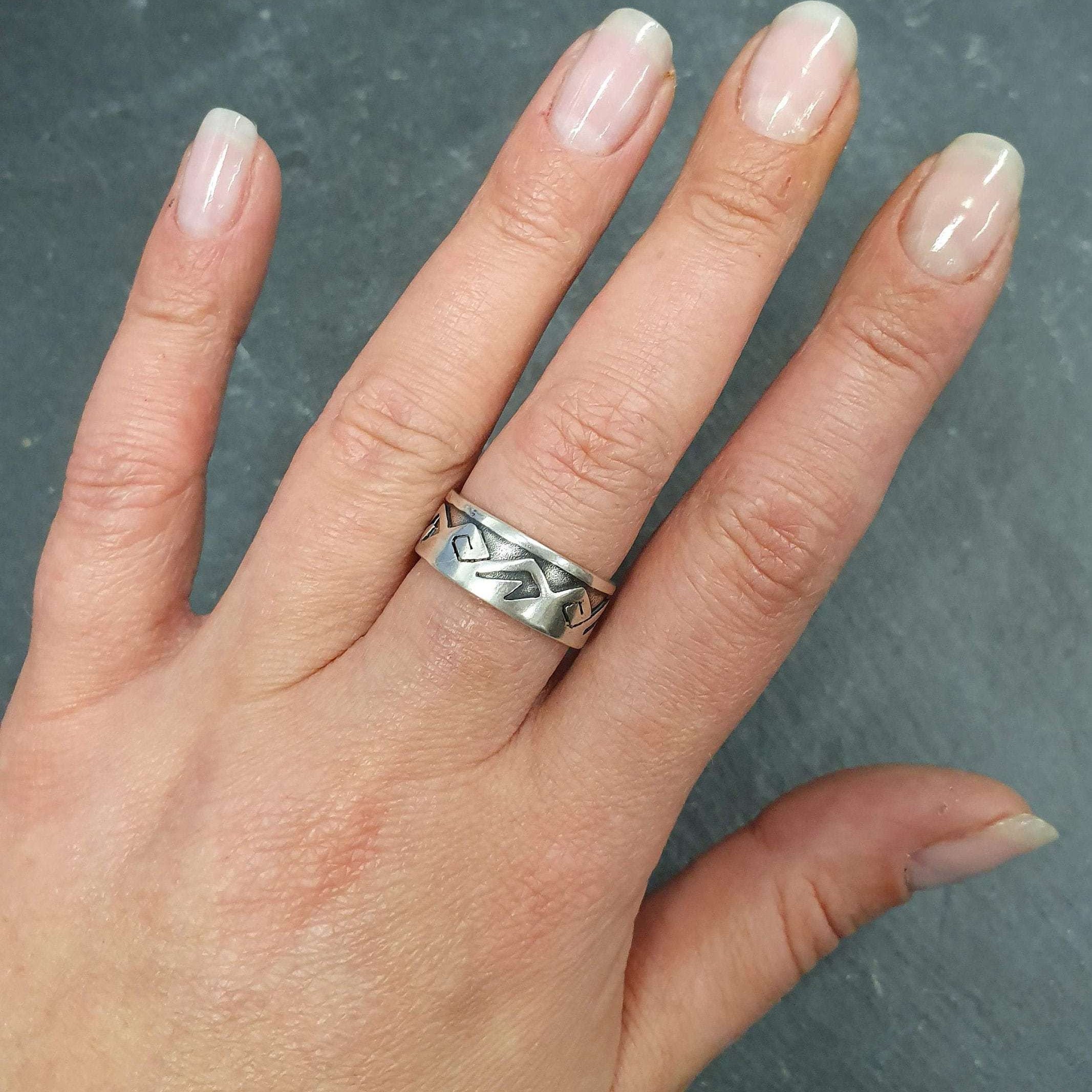 Pattern Ring, Engraved Ring, Thick Silver Band, Solid Silver Ring, Vintage Ring, Dented Ring, Aztec Ring, Bohemian Ring, Imprinted Wave Ring