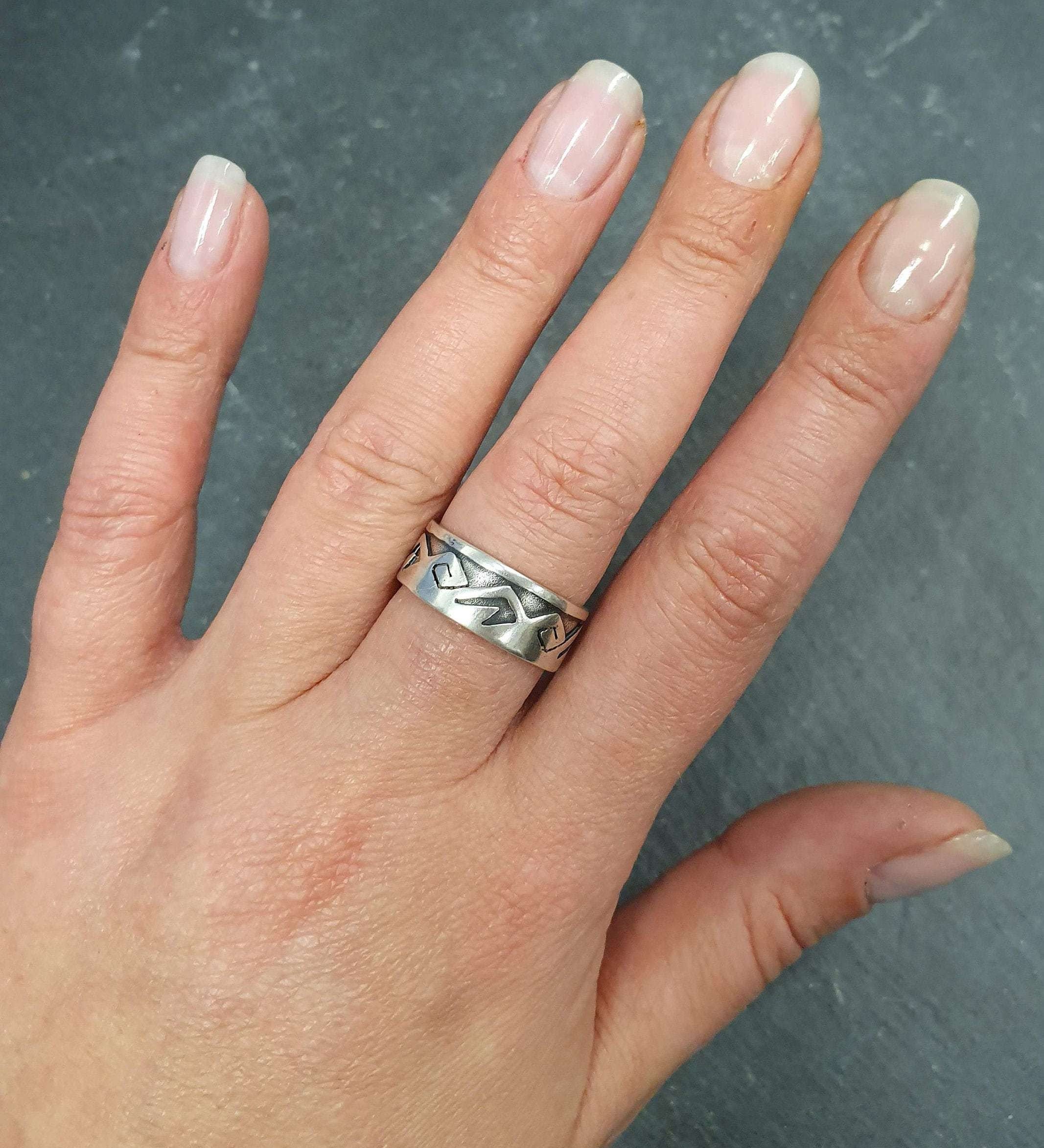 Pattern Ring, Engraved Ring, Thick Silver Band, Solid Silver Ring, Vintage Ring, Dented Ring, Aztec Ring, Bohemian Ring, Imprinted Wave Ring