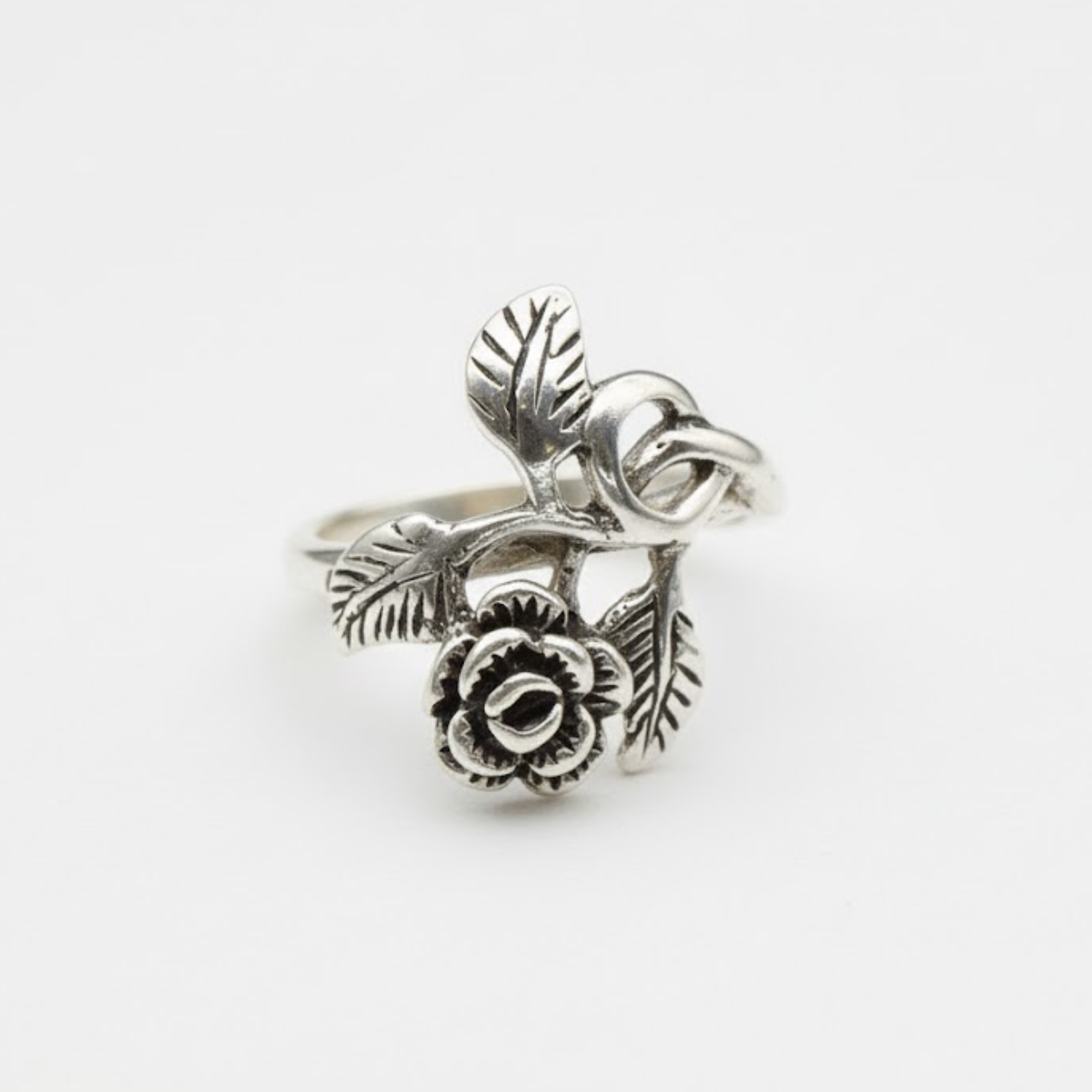 Akitsune Floris Floral Signet Ring - Stainless Steel Matte Black Ring For Men & Women (Size 11)
