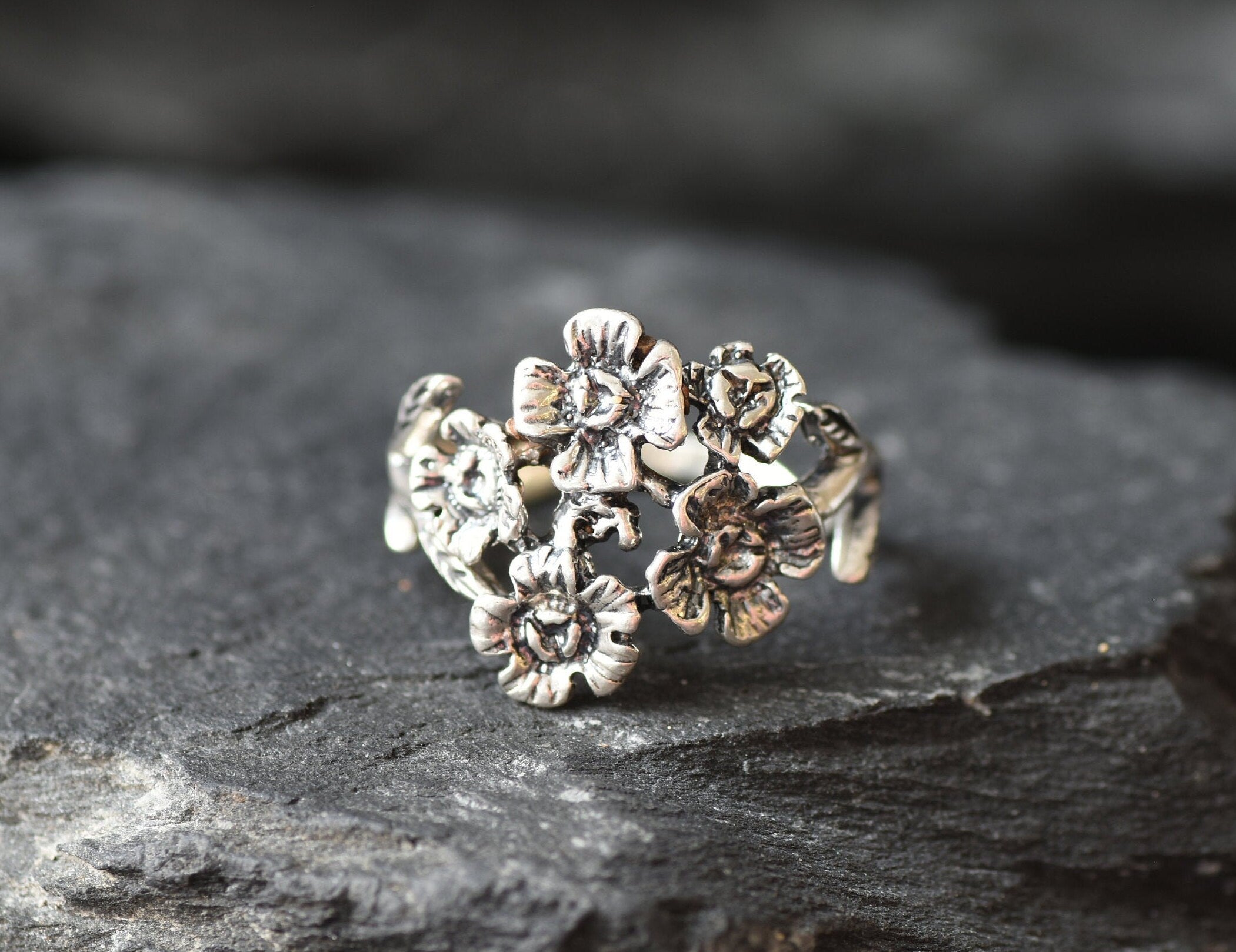 Large Flower Ring, Chunky Flower Ring, Floral Ring, Daisy Ring, Vintage Ring, Solid Silver Ring, Sterling Silver Ring, Big Statement Ring