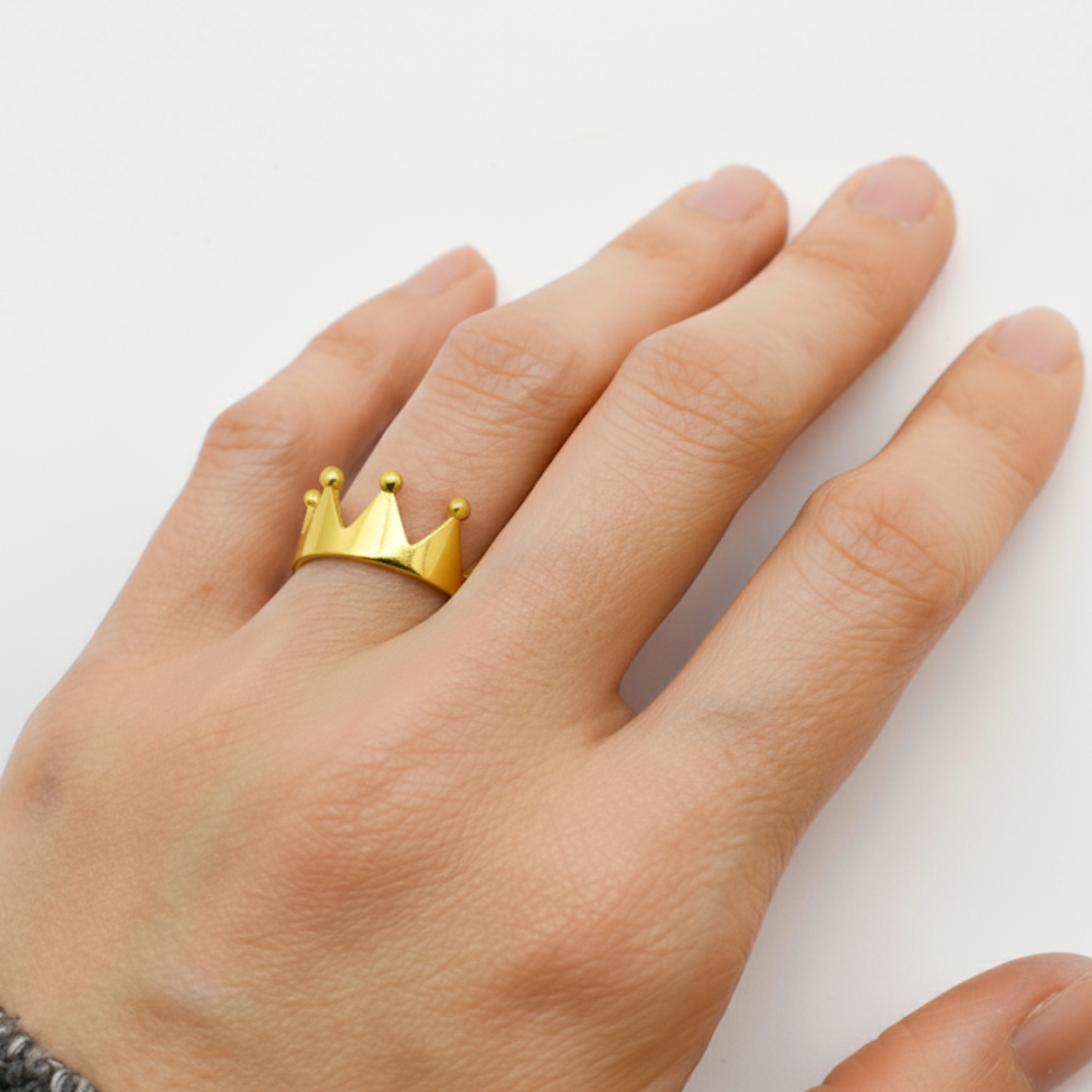 Beautifully crafted Gold Tiara Ring in 18k Gold Vermeil, a stunning choice for daily elegance and special gifting moments.