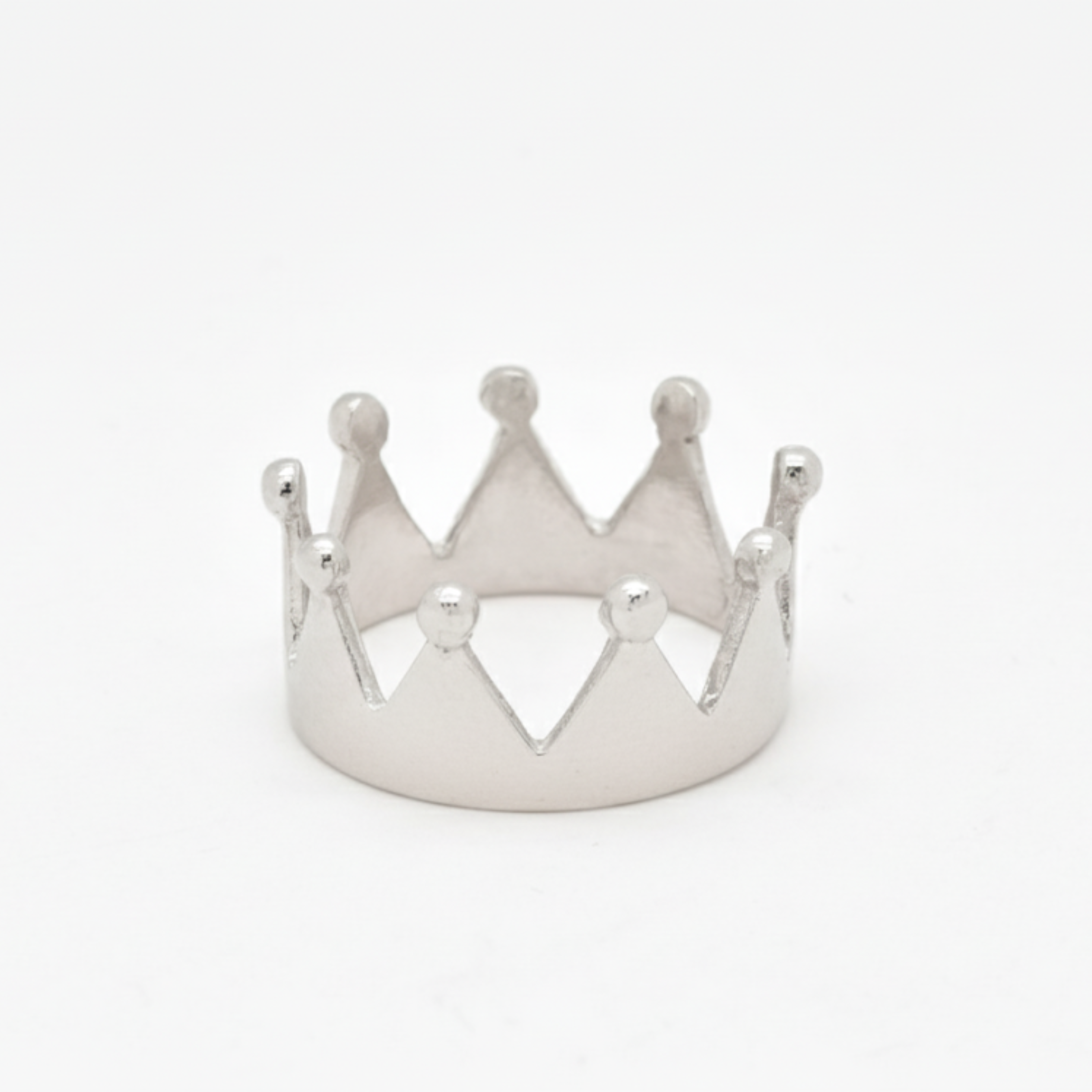 Elegant 925 Sterling Silver jewelry, a perfect accessory for daily use and a thoughtful gift for birthdays and special events.