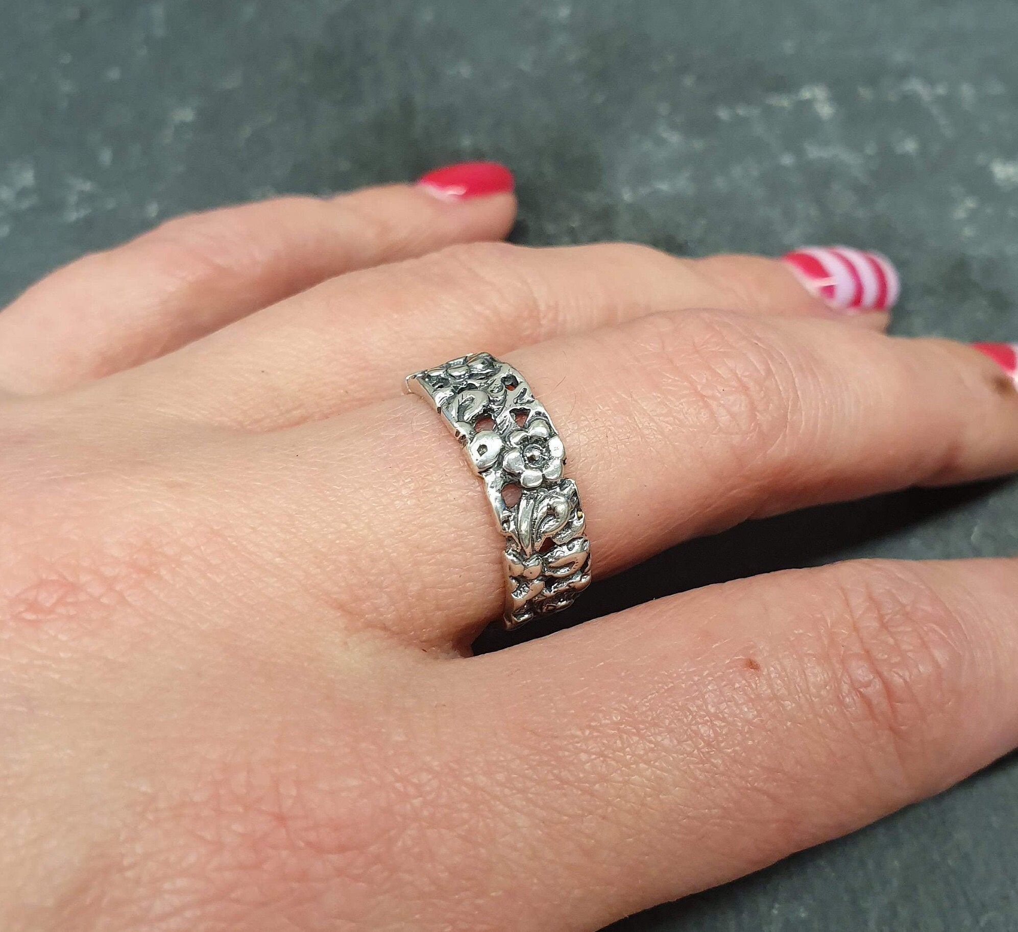 Flower Band, Silver Flower Band, Designer Ring, Solid Silver ring, Wide Band Ring, Flower Ring, Silver Flower Ring, Small Floral Band