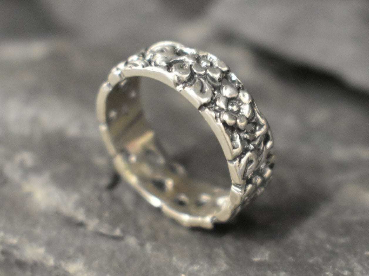 Flower Band, Silver Flower Band, Designer Ring, Solid Silver ring, Wide Band Ring, Flower Ring, Silver Flower Ring, Small Floral Band