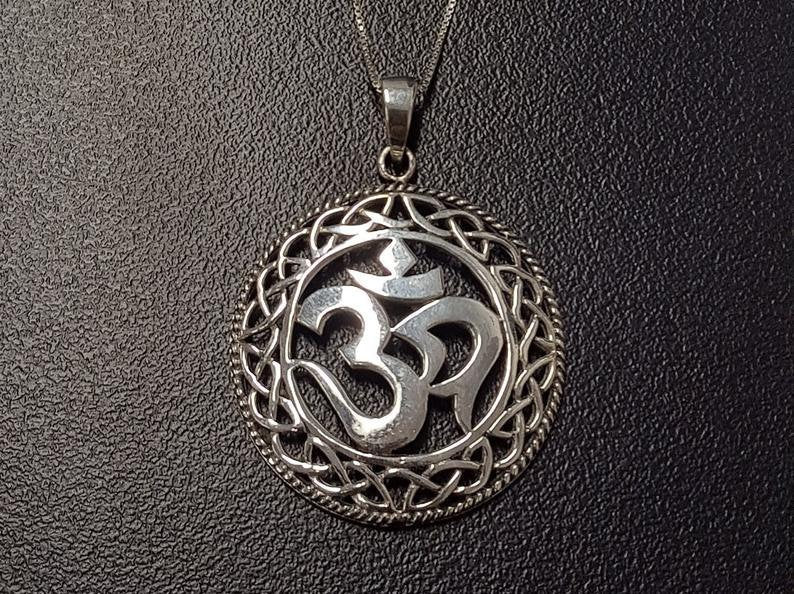 Silver Om Pendant, Meditation Pendant, Silver Yoga Pendant, Buddhist Pendant, Silver Ohm Pendant, Symbolic Pendant, Buddhist Ohm Om Symbol